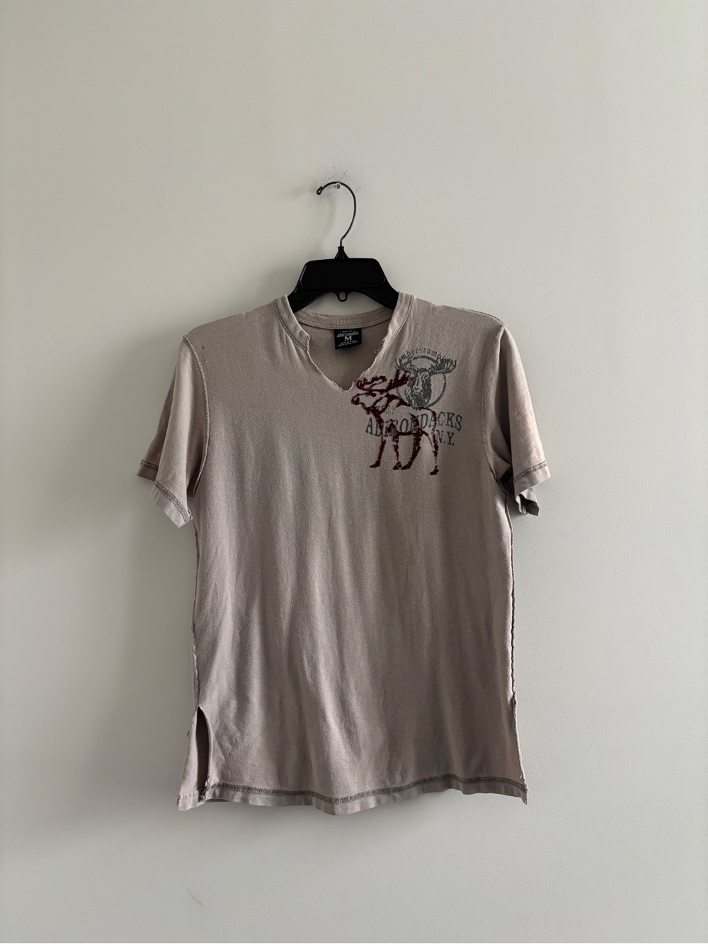 Vintage Y2K Abercrombie & Fitch T-Shirt Moose Graphic Beige Cotton Mens M Preppy